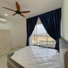 Female unit room for rent