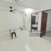 Taman Daya Level 1 Flat fully furnished for rental Rm1300