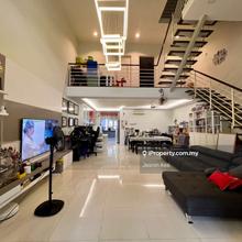 Good Condition Renovated House With Spacious Kitchen. Near MRT & LRT. 