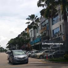 3 Storey shop @ Sutera Utama for Rent