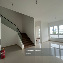 3 sty villa ready to rent partially furnished 