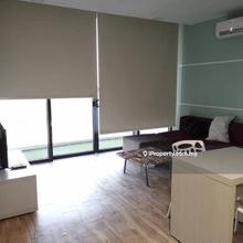 Well kept good condition high floor ready unit viewing anytime