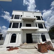 Ponderosa Villa 3 Storey Bungalow with Rooftop For Sale