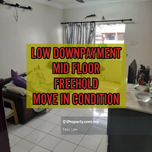 Low Downpayment / Mid Floor / Freehold / Move In Condition