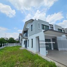 Corner unit, Easy Parking, Near LRT Station, Guarded Gated