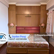Spacious 3-bedroom unit at Vista Komanwel A for sale