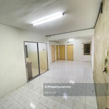 Saujana Apartment @ Damansara Damai for sale !