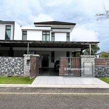 Renovated Cluster Corner Lot! Big land size Gated Guarded, Eco Tropics