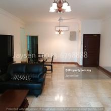 5 minutes walk to LRT & KLCC Park, near to office towers & amenities