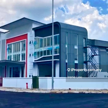 Corner 3 storey semi d Factory Suria Industrial Park sepang 