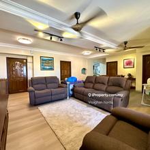 Very tastefully renovated 3 bedder condo - Walking distance to MRT!