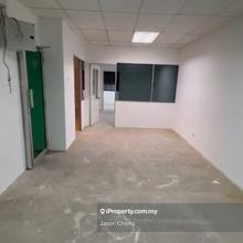 1st floor office with 3 partition rooms at Taman Sri Gombak For Rent