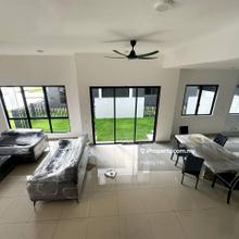 New Renovated, Semi-D, Fully Furnished