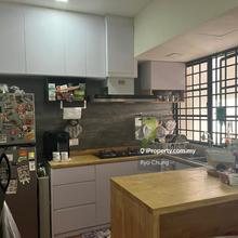 Freehold Big Layout Condo for Sale! 2 carparks 2mins walk to LRT! 
