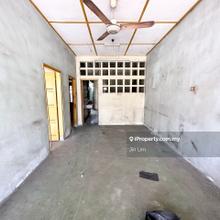1 storey terrace @ Taman Hijau @ near Batu Lanchang for sale.