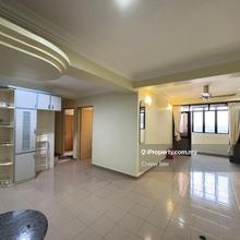 Extended & Renovated unit 850sf with 1 Car Park
