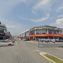 Crowded Area: Cheras Traders Square Shop for Sale