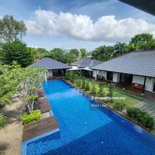 Leisure Farm Bungalow with Swimming Pool