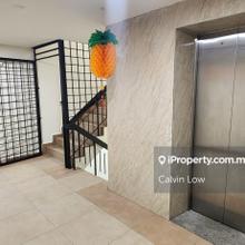 Retail cum Office Lot / With Lift / Prime Location