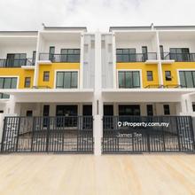 3 storey Setia utama Huge build up by water Setia Alam