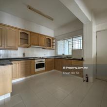 Good Condition 3 Bedrooms Condo in Bungaraya Saujana Resort