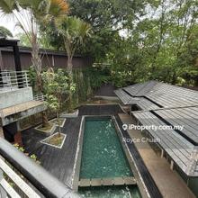 Bungalow in Bukit Tunku