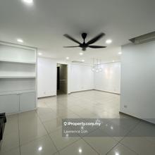 Nice 4/5 Bedrooms unit available! Ready to move condition! 