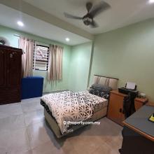 Well maintain and fully renovated unit