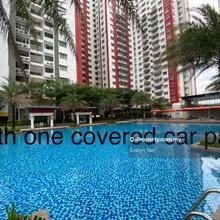 Freehold Walking distance to lrt With one car park 