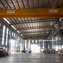 Silc Detach factory with overhead Crane