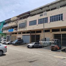 3 storey linked factory kawasan perusahawan seri kembangan  for sale