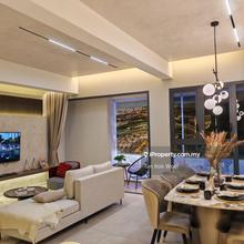 20 Feet Living Room & Garden Deck