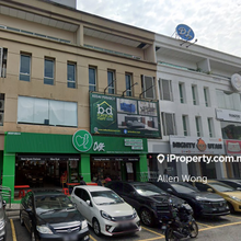 Kota Damansara 3.5 Storey Shop Lot Facing Main Road ROI 5.6%