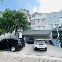 Freehold @ Endlot with extra 10ft land @ Gated and guarded 