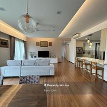 Super rare balcony in living super tip top condition