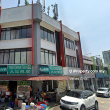 Intermediate first roll fronting main road Ground Floor shop for rent
