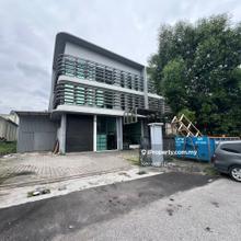 2.5 storey Semi D Factory for rent