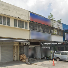 Ground Floor Intermediate Shoplot for Rent 