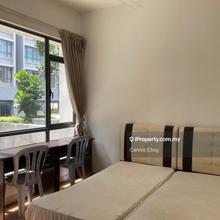 2 minutes walking distance to uow&kdu campus 
