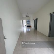 Rumah Teres Setingkat untuk Sewa di Lunas