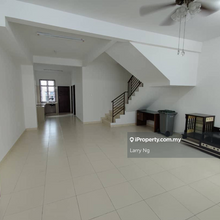 Good condition nice environment convenient traffic 
