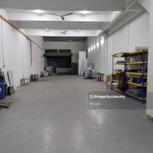 1.5 storey link factory for rent 