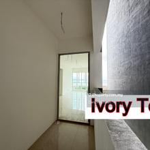 Rm499k for seaview and 2 carparks ! Worth buying unit!! 