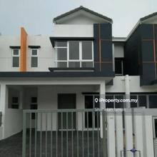 Hillpark Cherry 2: Spacious 2-Storey Link House for Sale