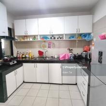 Vila vista, 4 rooms, non-bumi lot, near MRT, 2 carparks