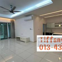 1.5 storey, Townhouse Endlot, Renovated