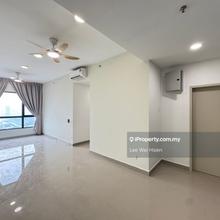 High floor partial furnished unit with unblock view for rent