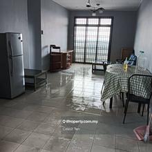 Lake View Suite Partially Furnished 892sqft