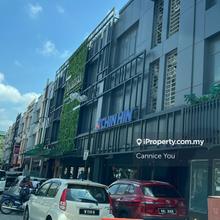 Walking distance to LRT 