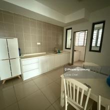 Palace Court 1313 Sqft 3 R 2 B Unit For Rent